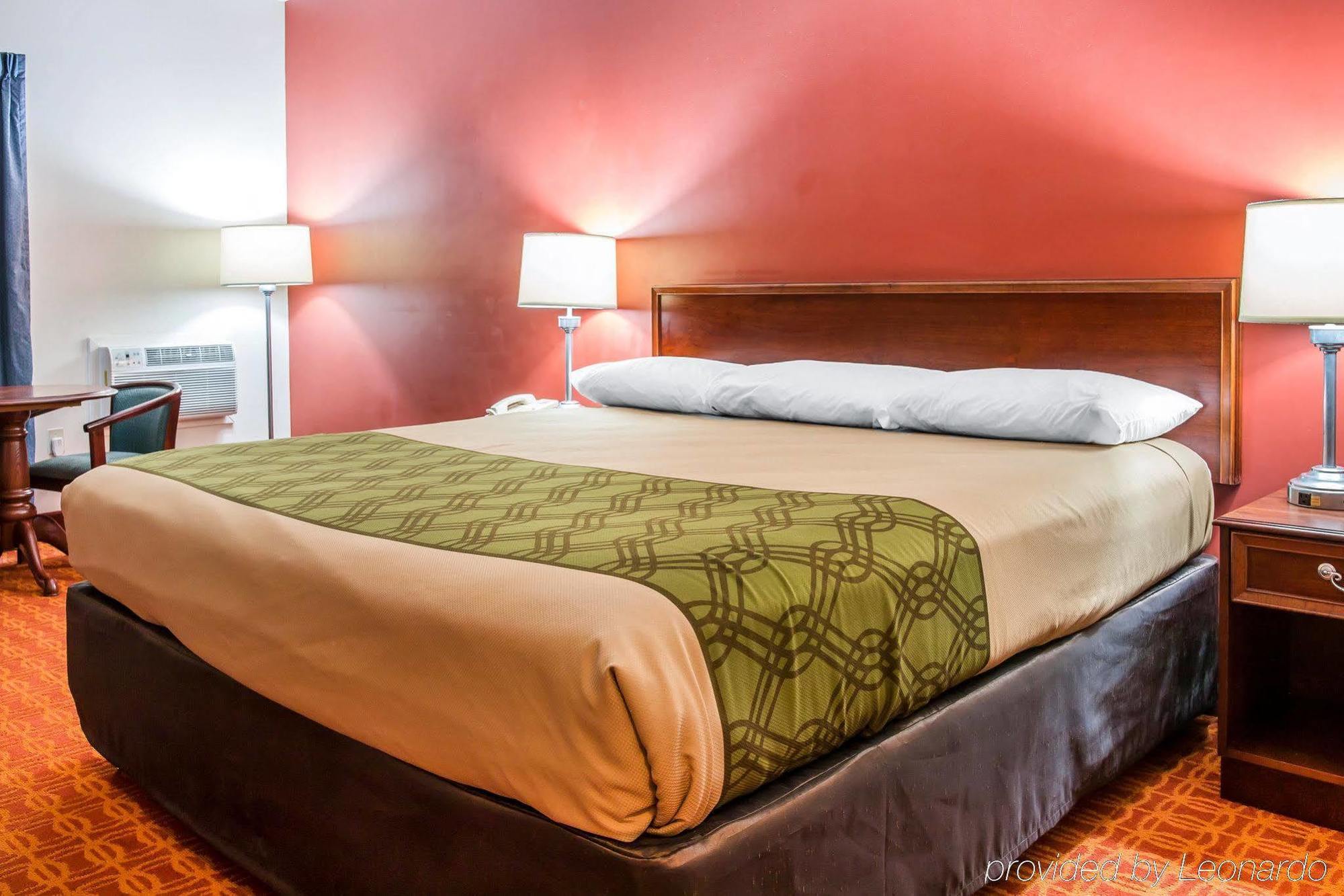 Econo Lodge Cadillac By Choice Exterior foto