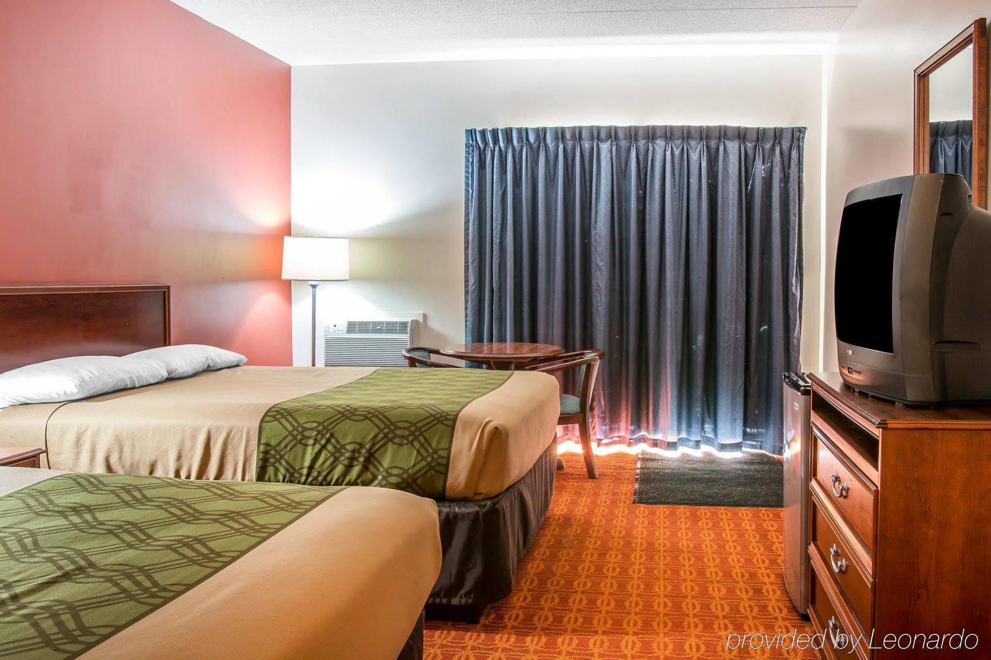 Econo Lodge Cadillac By Choice Exterior foto